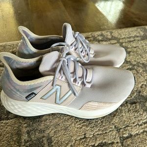New Balance Fresh Foam Roav Size 8